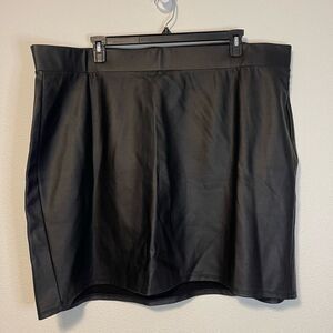 Torrid Mini Studio Luxe Ponte High Waisted Skirt Size 4